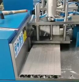 铝型材下料机的锯切速度与什么有关系？